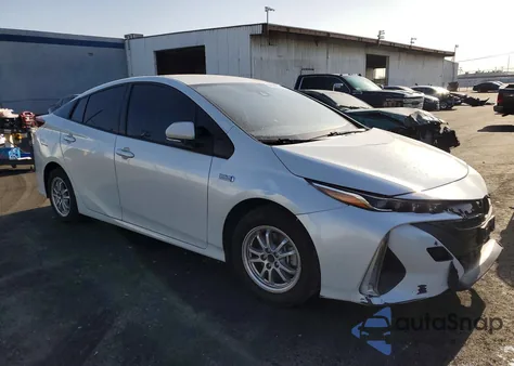 2021 Toyota Prius Prime Le из США, поврежденный, VIN JTDKAMFP0M3189948